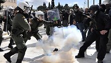 Demonstracija Graikijos sostinėje, Atėnuose, virto riau&scaron;ėmis.
