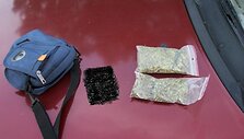 Pakruojo policija rado kontrabandinių rūkalų ir narkotikų.