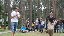ISM Vadybos ir ekonomikos pirmakursiai susipažino &bdquo;fuksų&ldquo; žygyje.