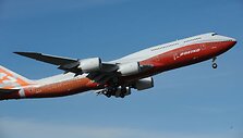 Ilgiausias keleivinis lėktuvas &bdquo;Boeing 747-8 Intercontinental&ldquo;  atliko pirmąjį skrydį.