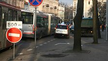 Dėl remonto Pylimo-Trakų gatvių sankryžoje de&scaron;imtys troleibusų vairuotojų gavo progą snūstelėti. 