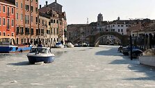 Didelis &scaron;altis apsunkino Venecijos gyventojų kasdienybę bei svečių vie&scaron;nagę.