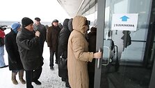 Žmonės į &bdquo;Žalgirio&ldquo; arenos komercines patalpas ėmė rinktis apie 15 valandą.