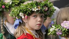 Joninės pasklis po įvairiausius miestus, kaimelius ir miestelius.