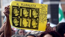 Italai mano, kad S.Berlusconi kontroliuoja pernelyg daug žiniasklaidos priemonių.