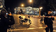 Policija evakavo žmones i&scaron; rajono prie Nežinomo kareivio kapo.