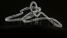 Skulptūra &bdquo;Tiger and Turtle &ndash; Magic Mountain&ldquo;  (&bdquo;Tigras ir vėžlys &ndash; Magi&scaron;kasis kalnas&ldquo;)