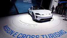 &bdquo;Porsche Mission E Cross Turismo&ldquo;