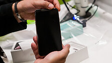 &bdquo;iPhone Xs&ldquo; pasitikimas &bdquo;Bitės&ldquo; salone
