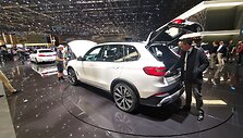 Įkraunami BMW modeliai Ženevos automobilių parodoje