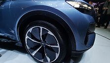 &bdquo;Audi Q4 e-tron&ldquo; Ženevos automobilių parodoje