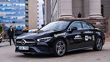 Mercedes CLA Coupe: konkurso &bdquo;Metų automobilis 2020&ldquo; dalyviai prie Martyno Mažvydo bibliotekos