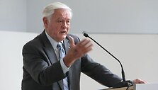 Valdas Adamkus Vilniuje įsteigtame Jerzy Giedroyco dialogo ir bendradarbiavimo forume.