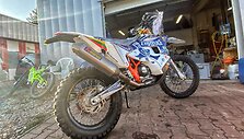 Arūnas Gelažninkas ir &bdquo;Zigmas Dakar team&ldquo; i&scaron;siuntė techniką į Dakarą