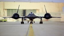 Prie&scaron; kildamas SR-71 pakilimo taką nuliedavo degalais, bet prarastas kiekis nebuvo reik&scaron;mingas lyginant su degalų bakų talpa. (NASA, Wikimedia)
