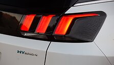 Hibridinio automobilio logotipas