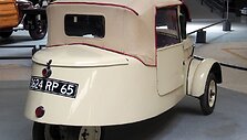 Nors atrodė kaip triratis, VLV i&scaron; tikrųjų turėjo keturis ratus. (Alf van Beem, Wikimedia)
