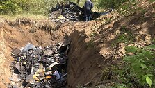 Mirusius automobilius laidoja žemėje