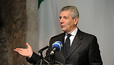 Kra&scaron;to apsaugos ministrė susitiko su su Italijos gynybos ministru Giampaolo Di Paola