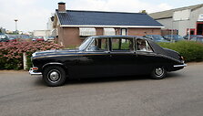 Daimler DS420. (AlfvanBeem, Wikimedia)