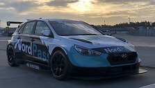 Lenktynininkas Jonas Karklys kartu su Vokietijos čempionu i&scaron;bandė savo naują TCR
