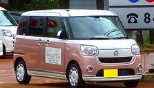 Daihatsu Move Canbus &ndash; 3,4 m. ilgio mikroautobusas su slankiojančiomis durelėmis. (DY5W-sport, Wikimedia(CC BY-SA 4.0)