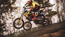 Motokroso pirmasis etapas Pakruojo Petra&scaron;iūnų trasoje