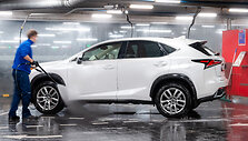 Pavasarinis automobilio plovimas