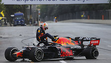 Lyderio Maxo Verstappeno avarija sprogus ratui Baku, Formulės 1 GP