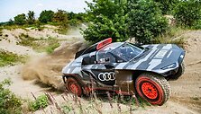 Elektrinis Dakaro monstras Audi RS Q e-tron