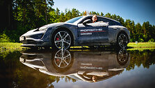 &bdquo;Porsche Taycan Cross Turismo&ldquo;: visapusi&scaron;kesnis už &scaron;veicari&scaron;ką peiliuką