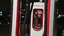 &bdquo;Tesla Supercharger&ldquo; stotelė Kaune, 100 proc. elektrinis