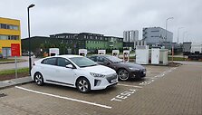 &bdquo;Tesla Supercharger&ldquo; stotelė Kaune, 100 proc. elektrinis