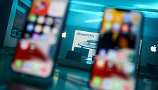 &bdquo;iPhone 13&ldquo; pristatymas &bdquo;Apple shop&ldquo; salonuose Vilniuje ir Kaune