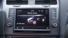 Volkswagen perspėja apie per mažą slėgį padangoje. (Kārlis Dambrāns, Wikimedia(CC BY 2.0)