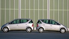Vėliau Mercedes-Benz pristatė ir ilgesnės ratų bazės versiją. (Gamintojo nuotrauka)