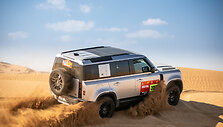 15min komandos &bdquo;Land Rover Defender&ldquo; Saudo Arabijoje