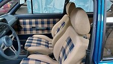 Volkswagen Passat GTI turi ry&scaron;kų, žaismingą saloną. (Stiftung AutoMuseum Volkswagen nuotrauka)