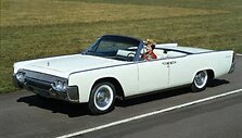 Keturduris kabrioletas Lincoln Continental. (Gamintojo nuotrauka)