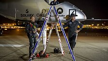 Vienvietis saulės energija varomas lėktuvas &bdquo;Solar Impulse&ldquo; anksti sekmadienį nutūpė netoli JAV sostinės.