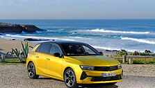 Pretendentas tapti &bdquo;Lietuvos metų automobiliu 2023 m.&ldquo; Opel Astra