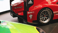 Vilniuje - &bdquo;911 Edition 50 Years Porsche Design&rdquo; ir Le Mano automobilis &bdquo;Porsche 919 Hybrid&ldquo;