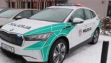 Kauno rajono policija važinės elektromobiliu &Scaron;koda Enyaq
