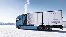 Vandeniliu varomų &bdquo;Volvo Trucks&ldquo; bandymai keliuose