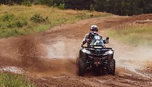 Įpusėjęs &bdquo;Breslau rallye&ldquo;: stiprus lietus ir gedimai trasoje