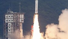 Japonijos aerokosminių tyrimų agentūra (JAXA) raketą &bdquo;Epsilon&ldquo; paleido i&scaron; Učinuros kosmoso tyrimų centro Kago&scaron;imoje.