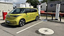 ID BUZZ įkrovimas greito krovimo stotelėse