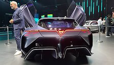Koncepcija: CUPRA Dark Rebel