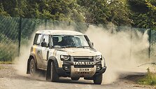 &bdquo;Defender&ldquo; su &bdquo;Bowler&ldquo; rengia specialų ralio čempionatą