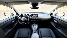 Pretendentas tapti &bdquo;Lietuvos metų automobiliu 2024 m.&ldquo;: &bdquo;Honda ZR-V&ldquo;